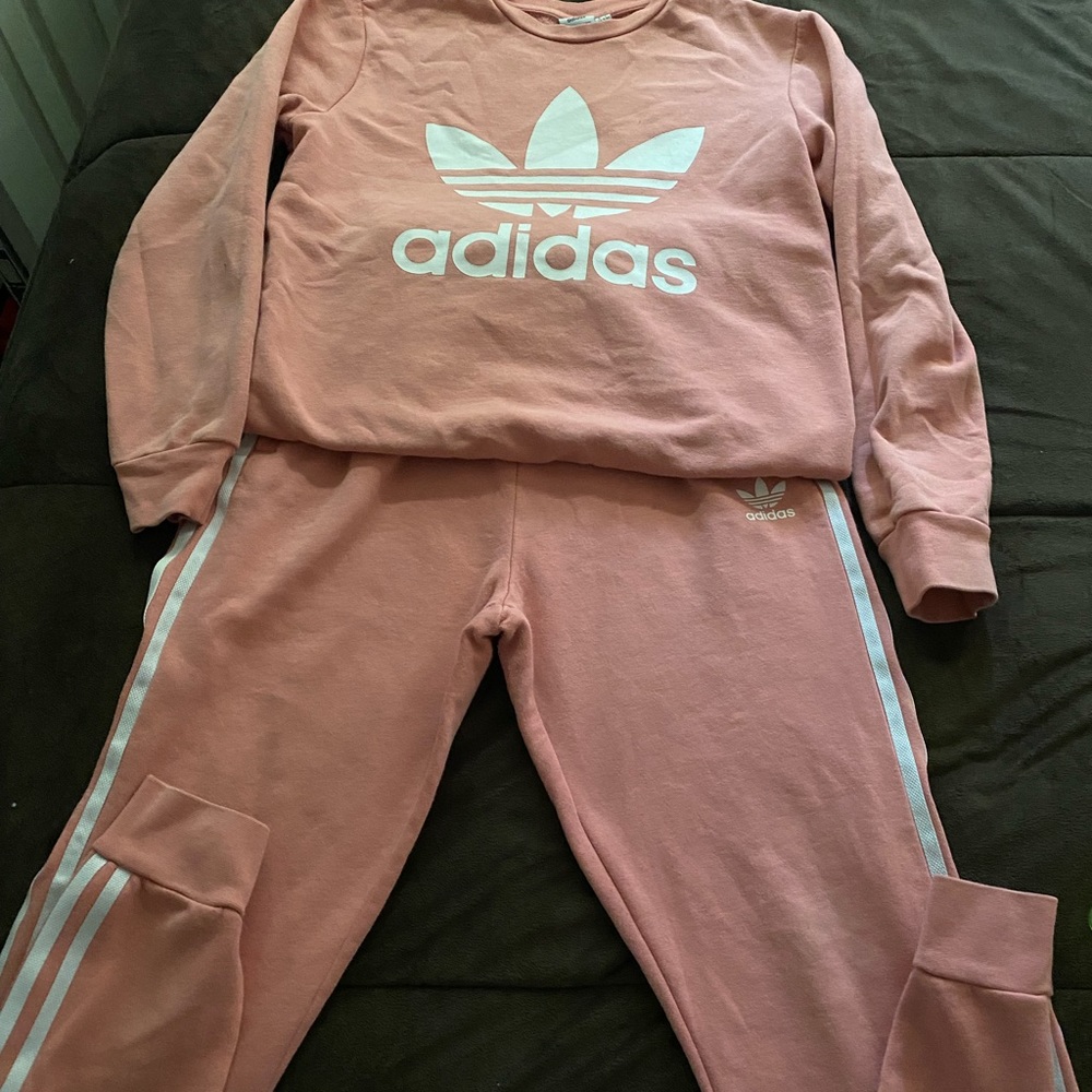 (Big girls)Let’s get spring ready with this beautiful color sweatsuit
